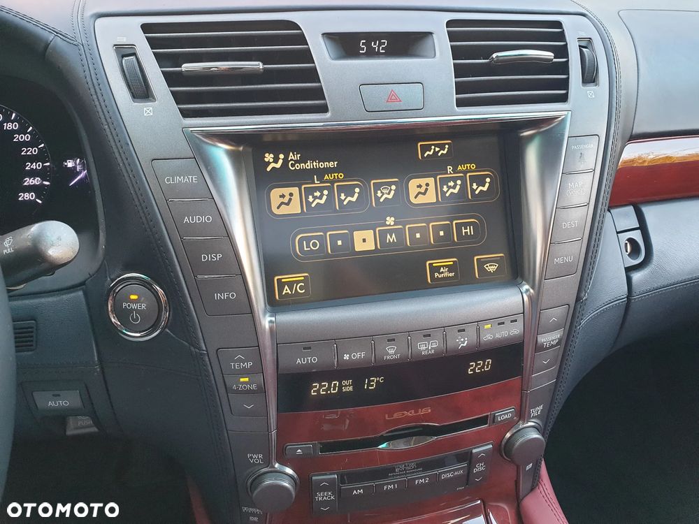 Lexus LS - 13