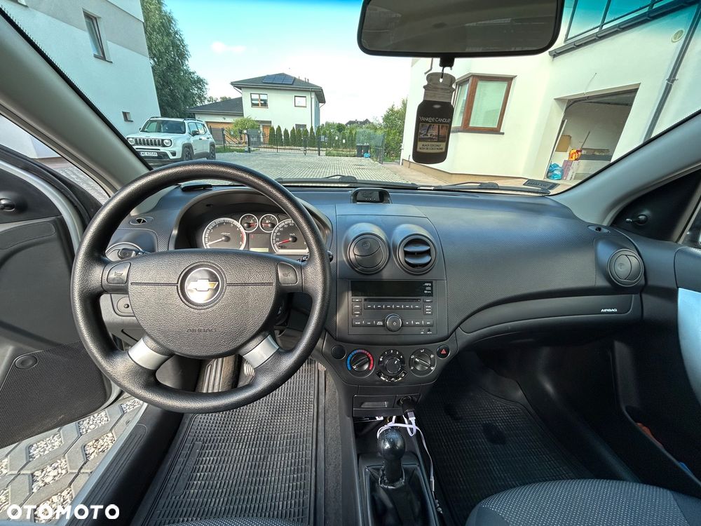 Chevrolet Aveo 1.2 16V Base / Classic - 9