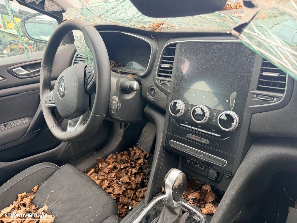 RENAULT MEGANE IV 1.6 E-TECH PLUG-IN HYBRID DE 2023 EM FIM DE VIDA (CENTRO DE ABATE) - 3