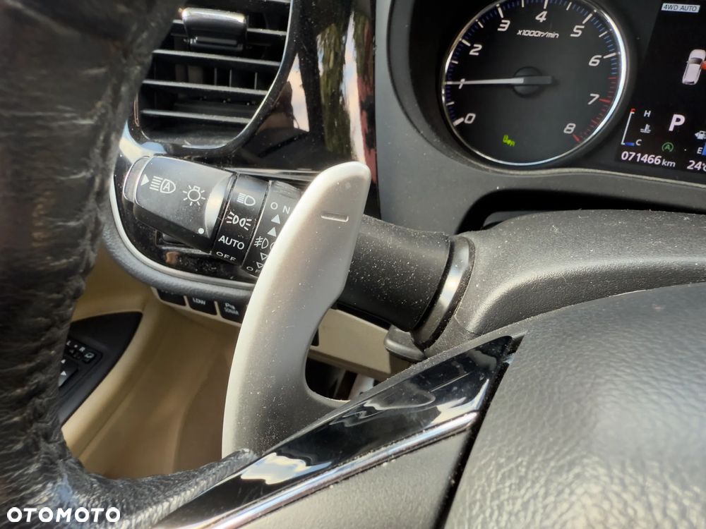 Mitsubishi Outlander 2.0 Instyle SDA 4WD CVT - 18