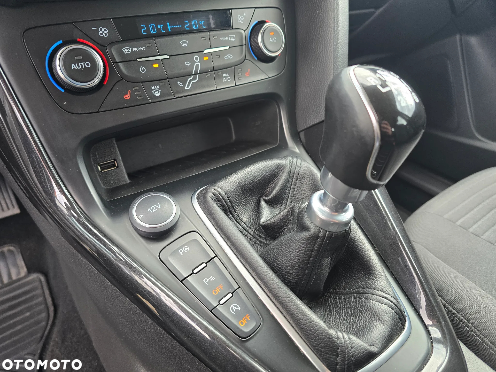 Ford Focus 2.0 TDCi Titanium ASS - 26