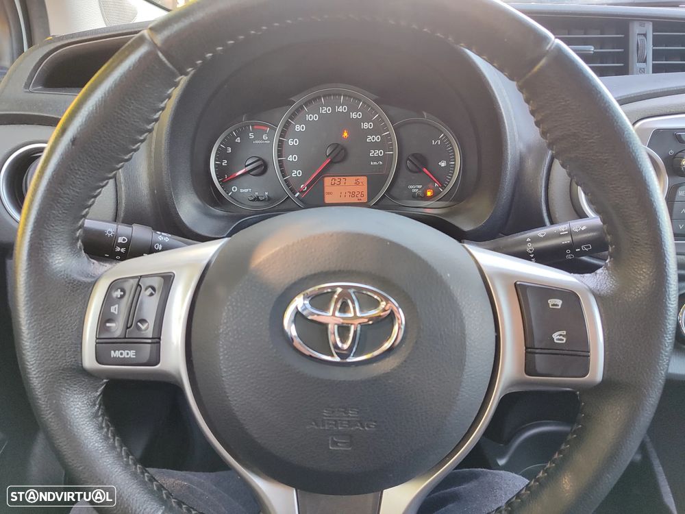 Toyota Yaris 1.4 D-4D Sport+P.Techno +Navi - 4