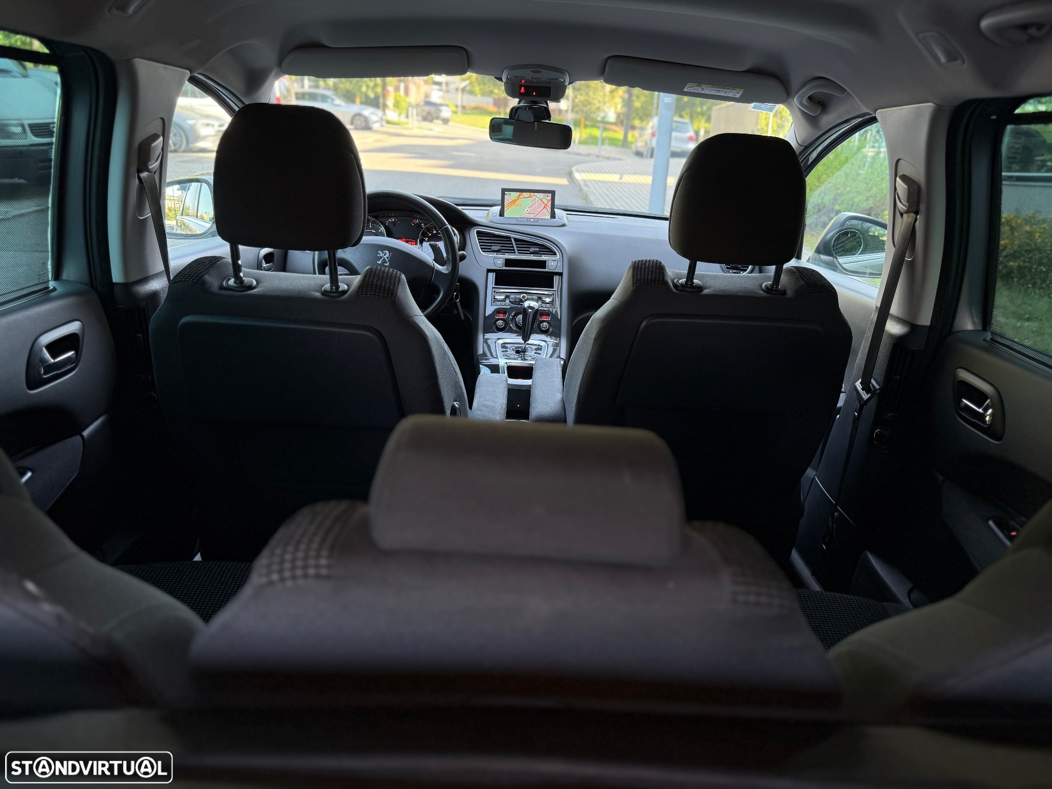 Peugeot 5008 1.6 E-HDi 5L Allure 2-Tronic J17 - 10