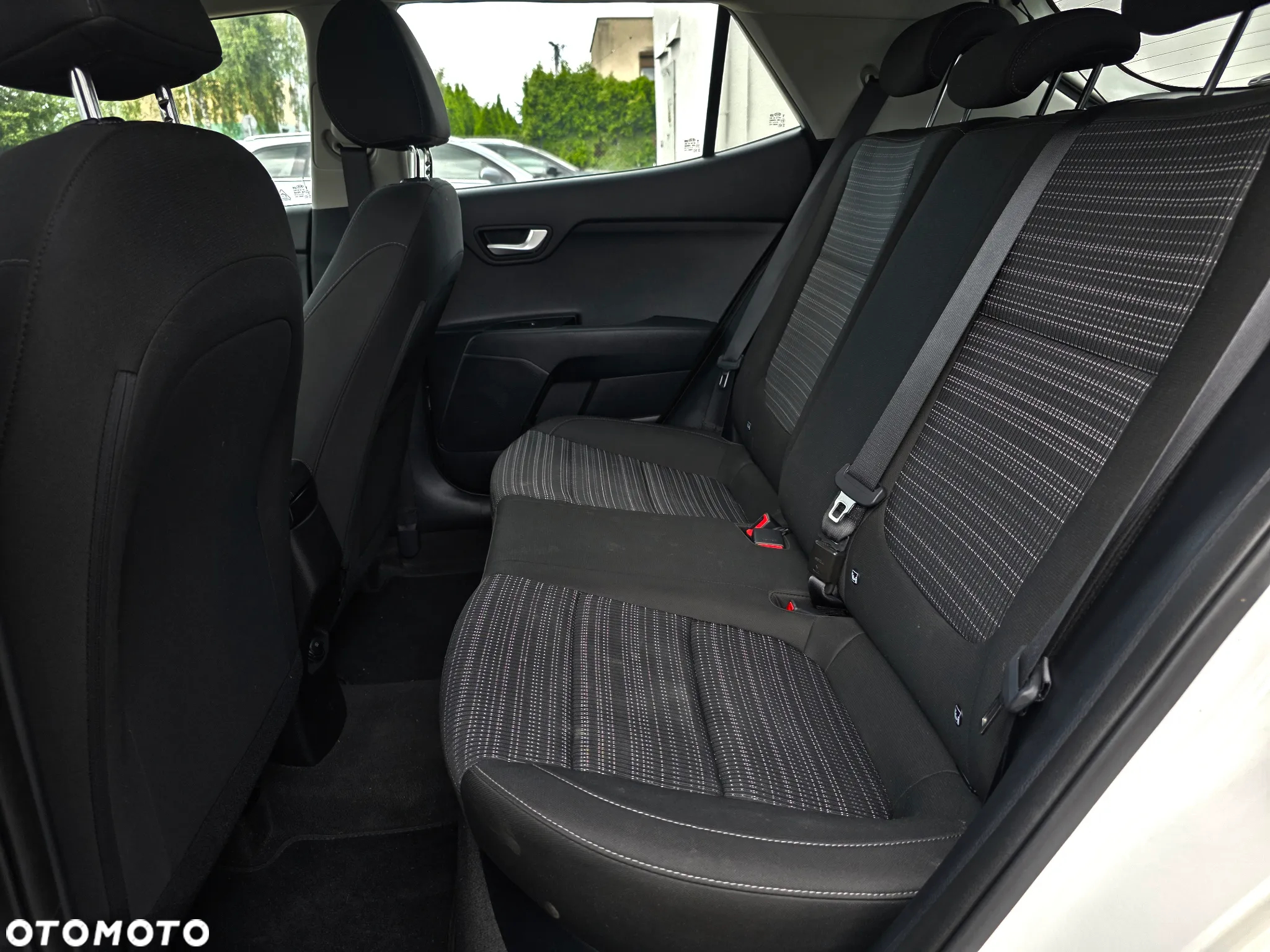 Kia Stonic 1.2 L Business Line - 12