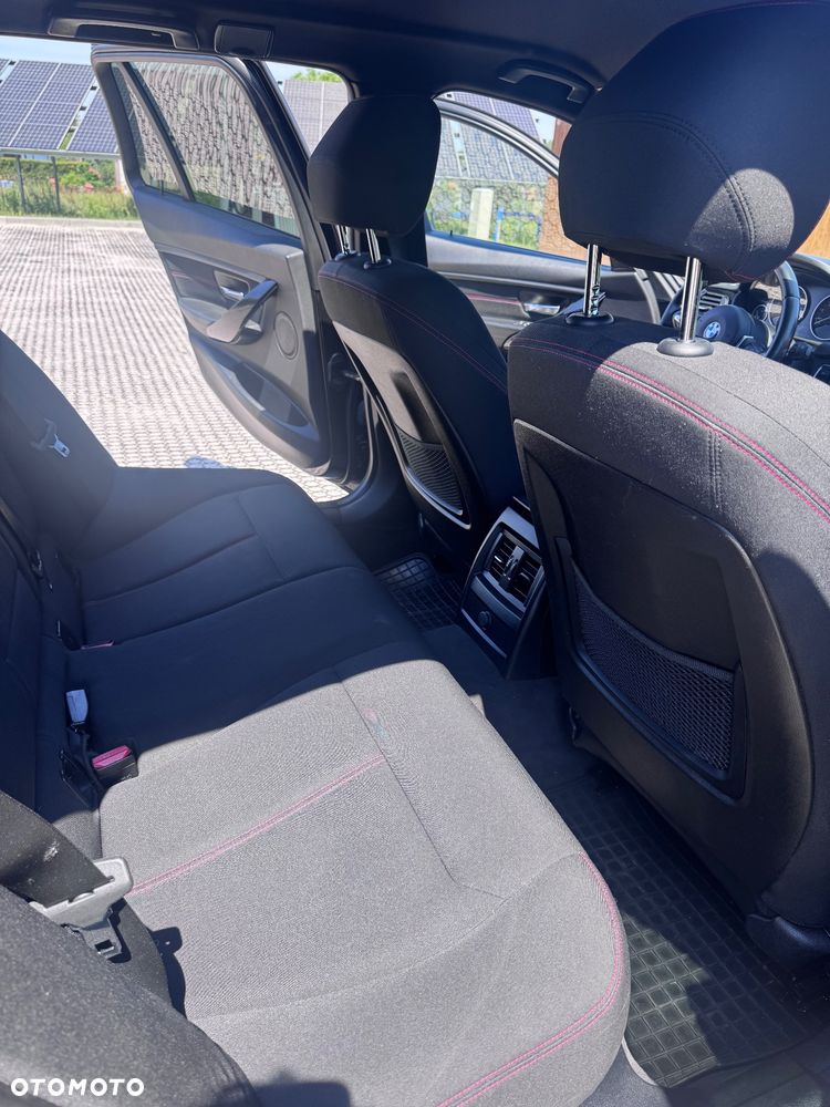 BMW Seria 3 320i xDrive - 14