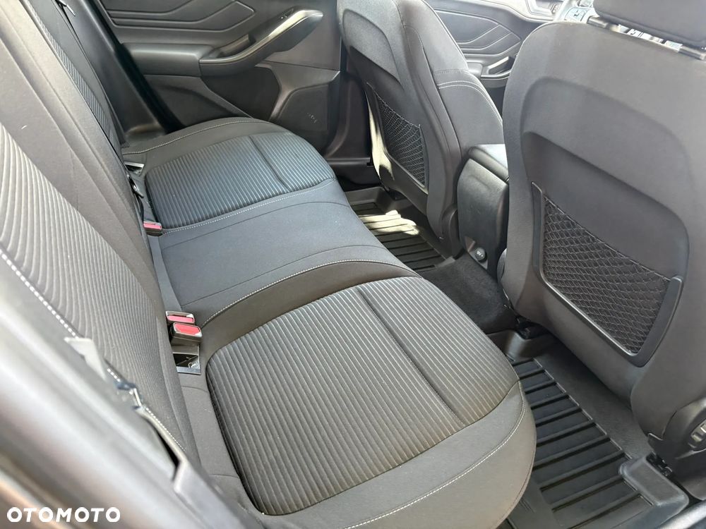 Ford Focus 1.0 EcoBoost mHEV ST-Line X - 25