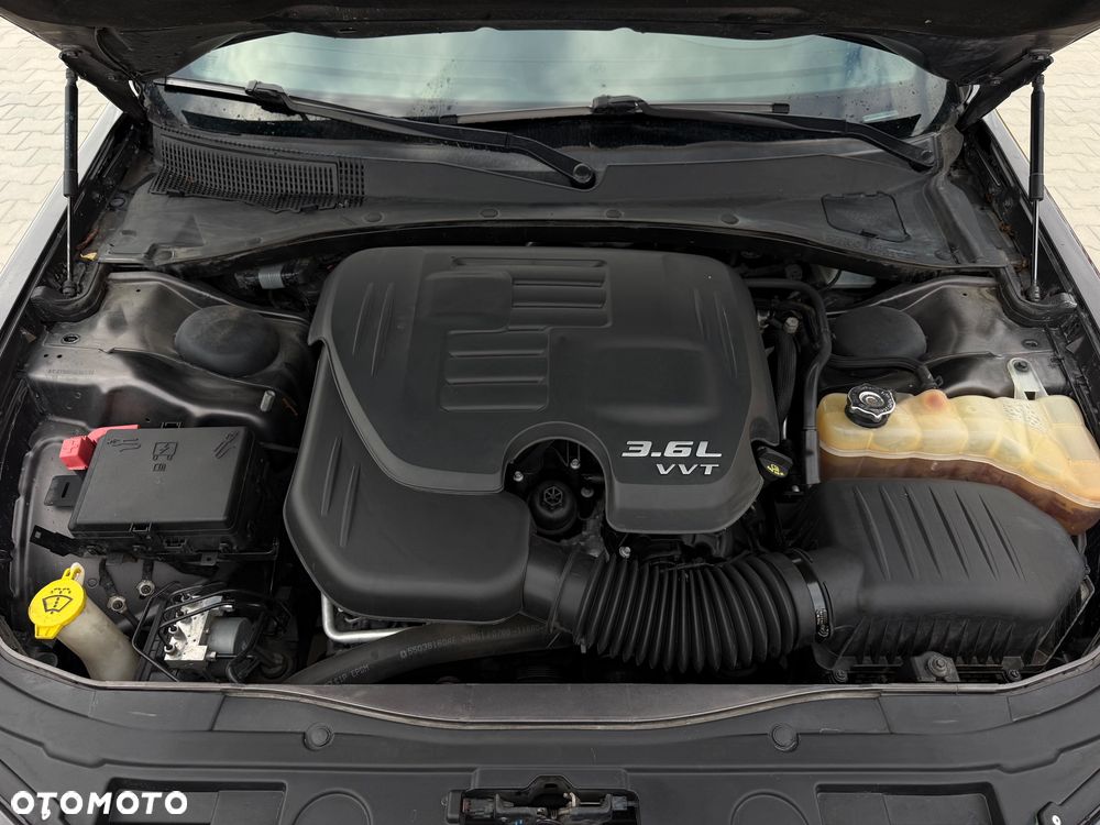 Chrysler 300s - 19