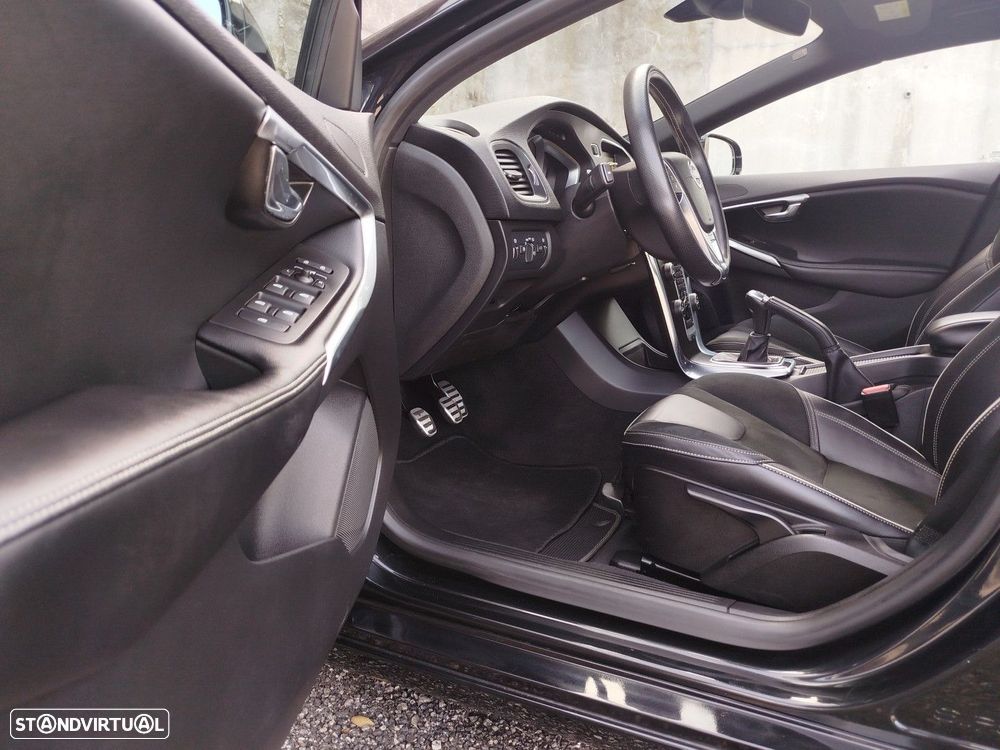 Volvo V40 2.0 D4 R-Design - 19