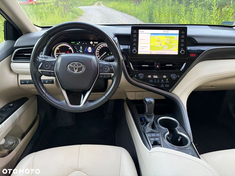 Toyota Camry 2.5 Hybrid Executive CVT - 17
