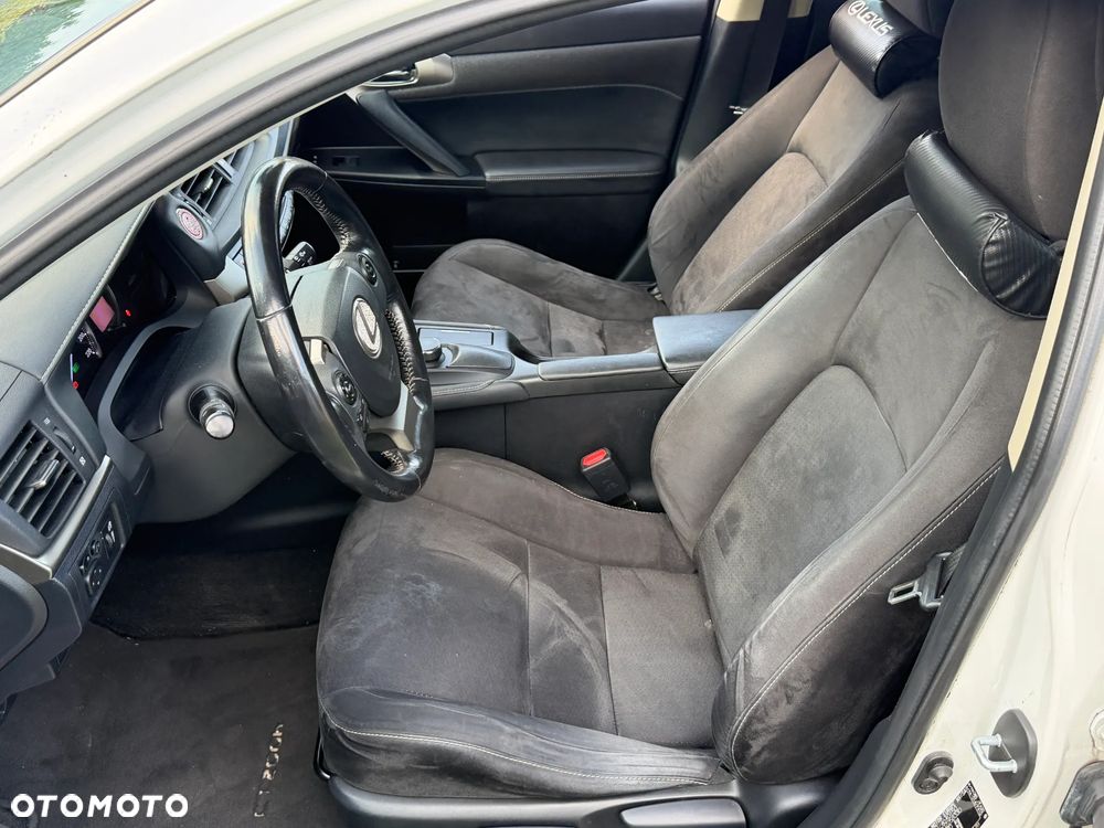 Lexus CT 200h Prestige - 11