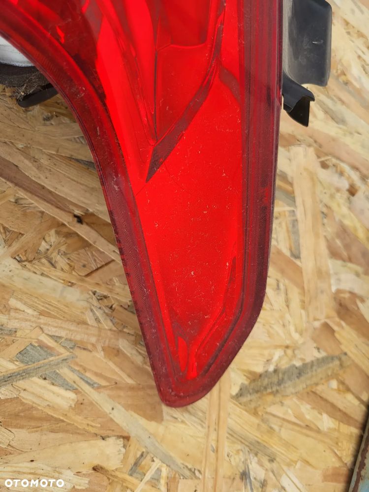 Lampa tylna prawa Peugeot 2008 - 3