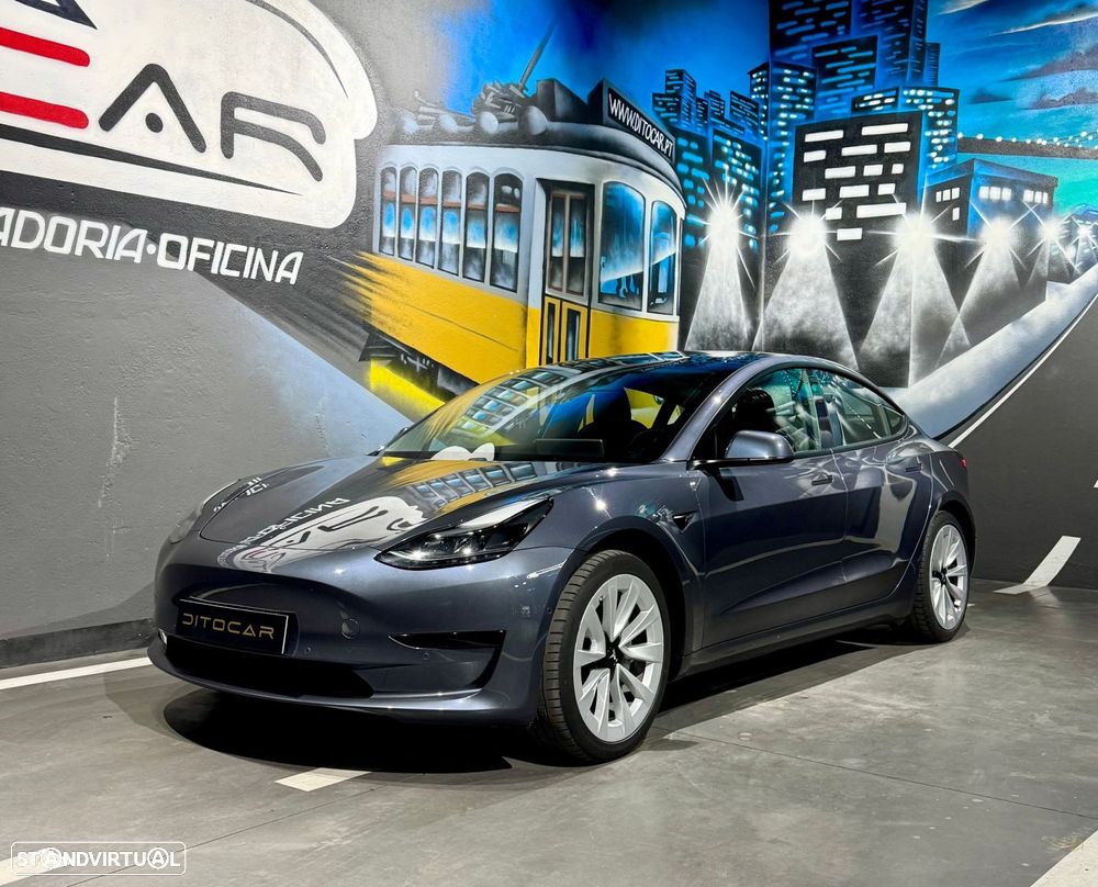 Tesla Model 3 Standard Range Plus RWD - 3