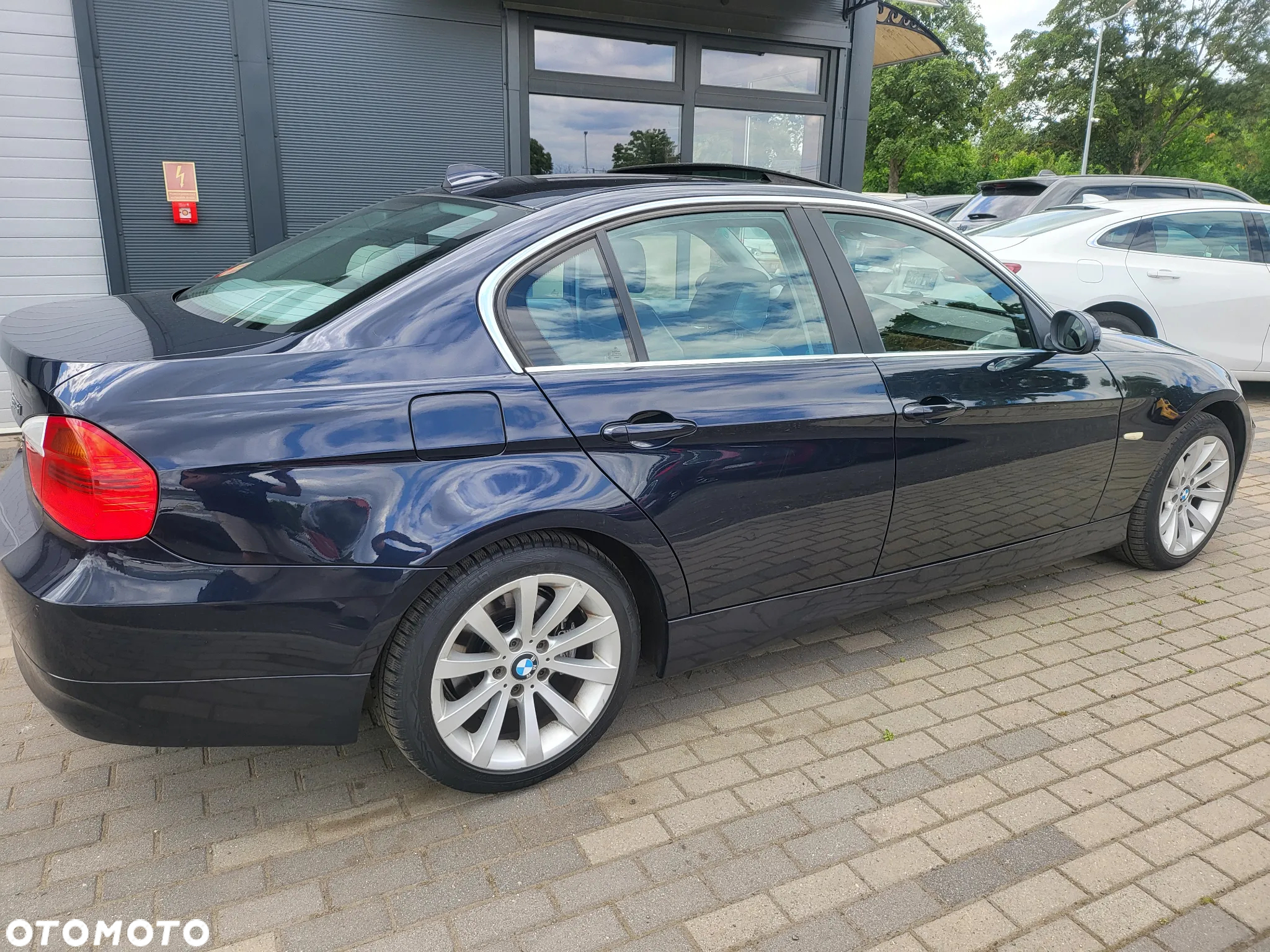 BMW Seria 3 325i - 32