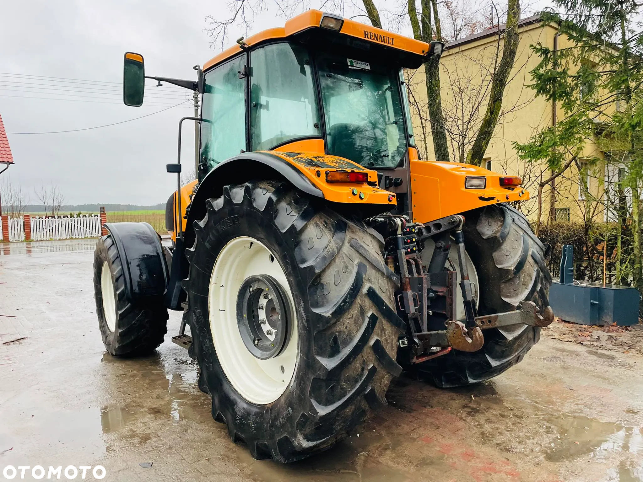 Renault Ares 826 RZ - 4