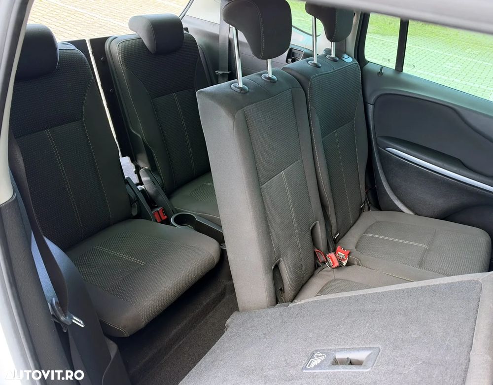 Opel Zafira - 11