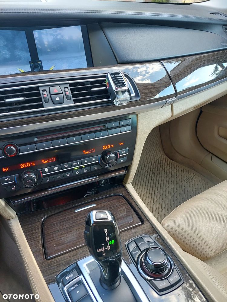 BMW Seria 7 750i L - 22