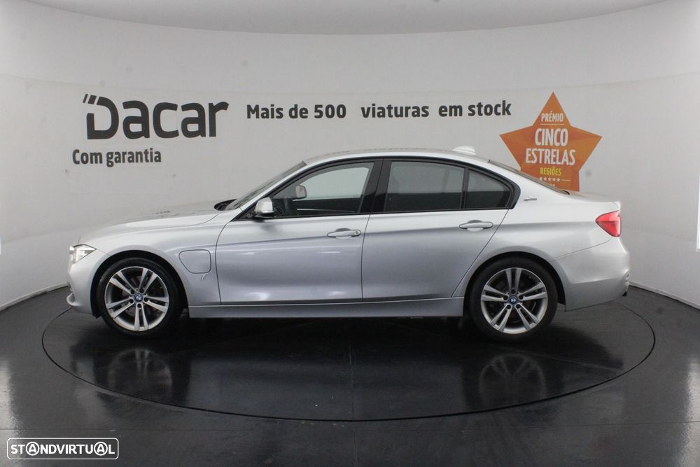 BMW 330 e iPerformance Line Sport — fotografia 4
