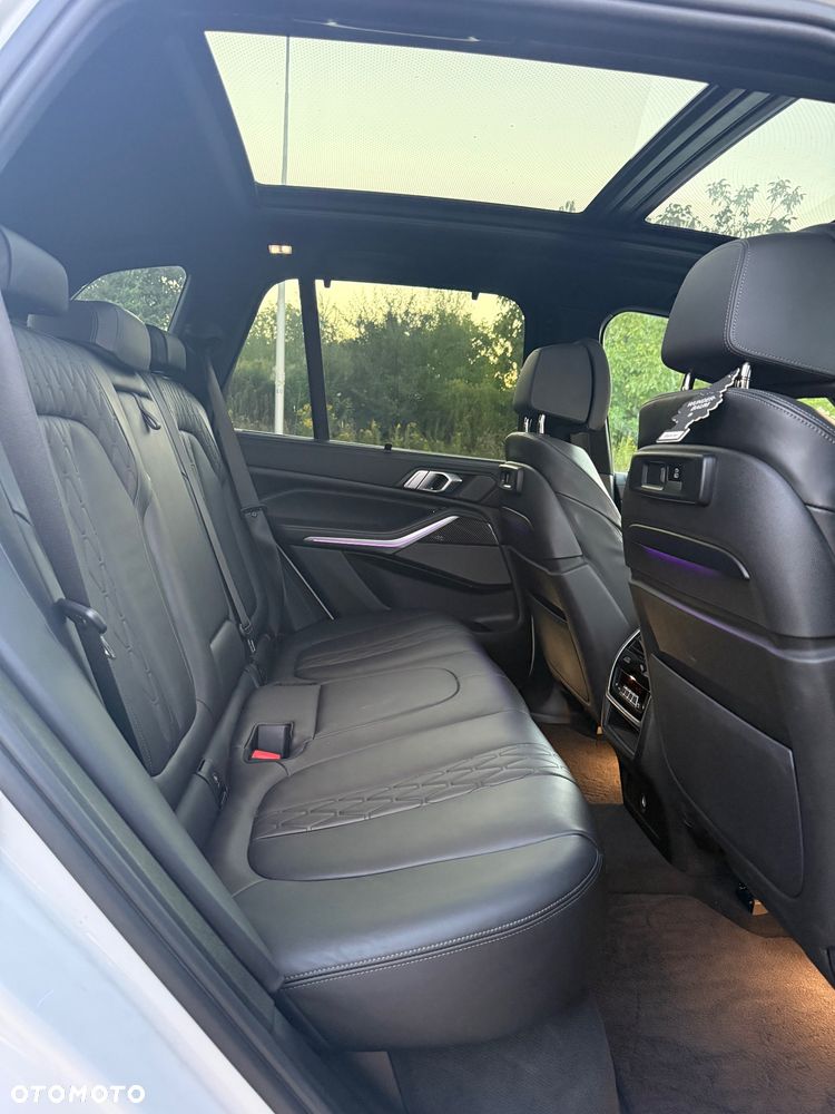 BMW X5 M M50i - 14