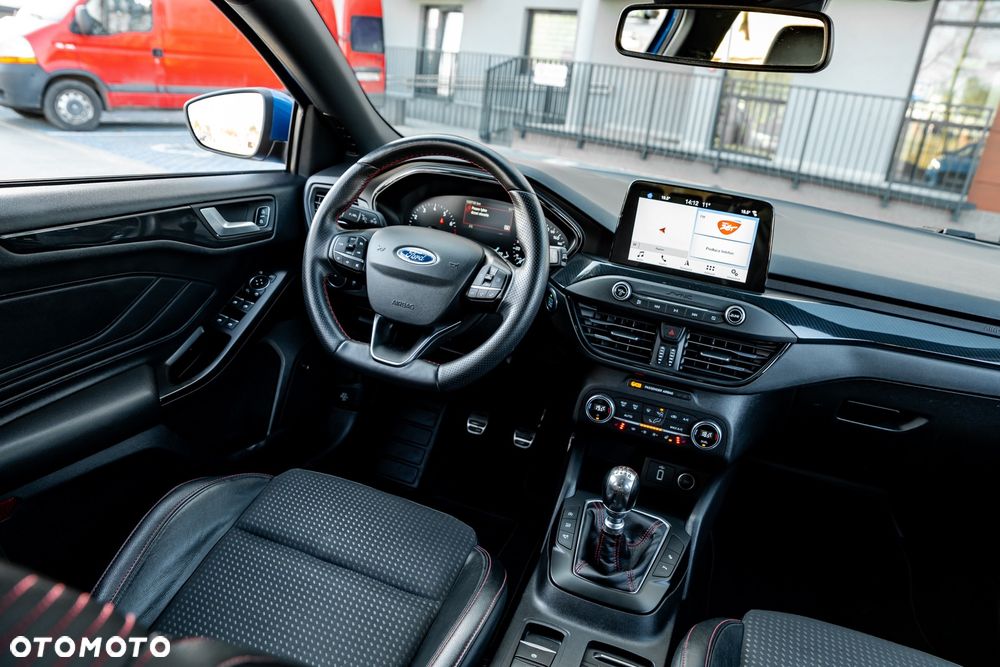 Ford Focus 1.0 EcoBoost Start-Stopp-System ST-LINE - 25