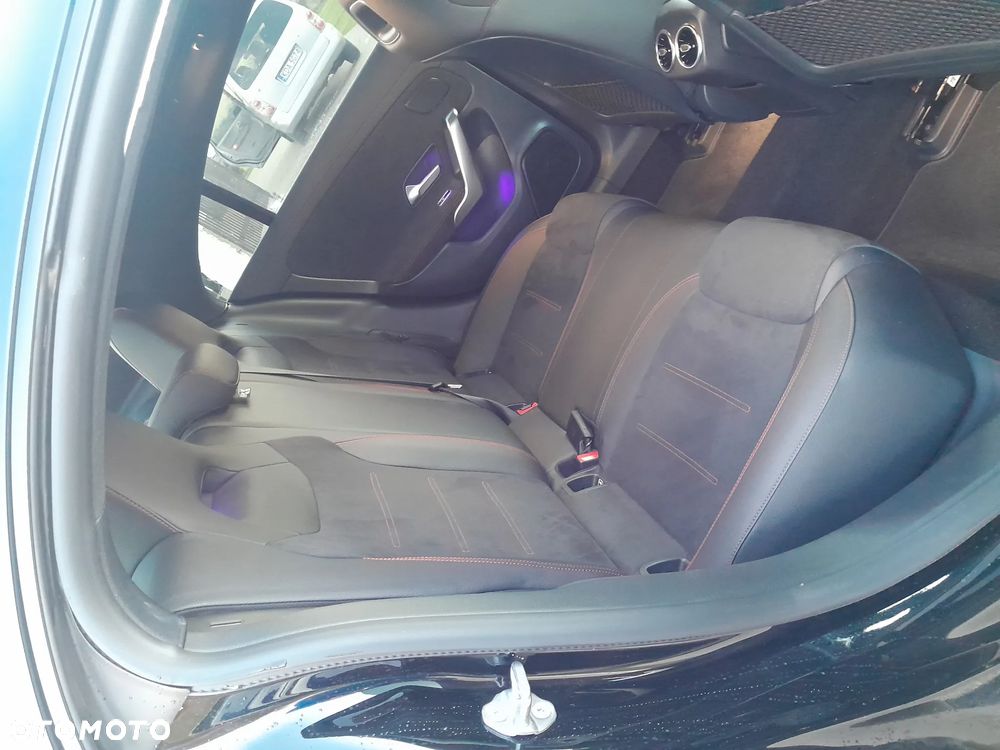 Mercedes-Benz CLA 200 7G-DCT AMG Line - 7