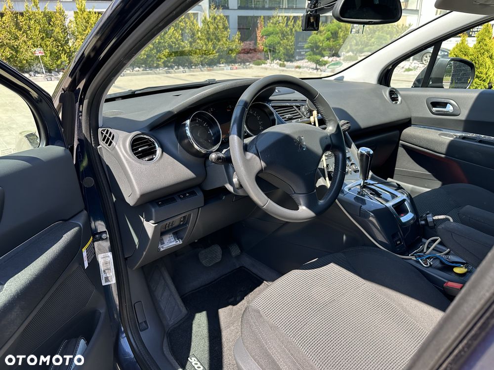 Peugeot 5008 - 8