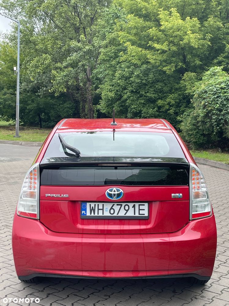 Toyota Prius (Hybrid) - 3