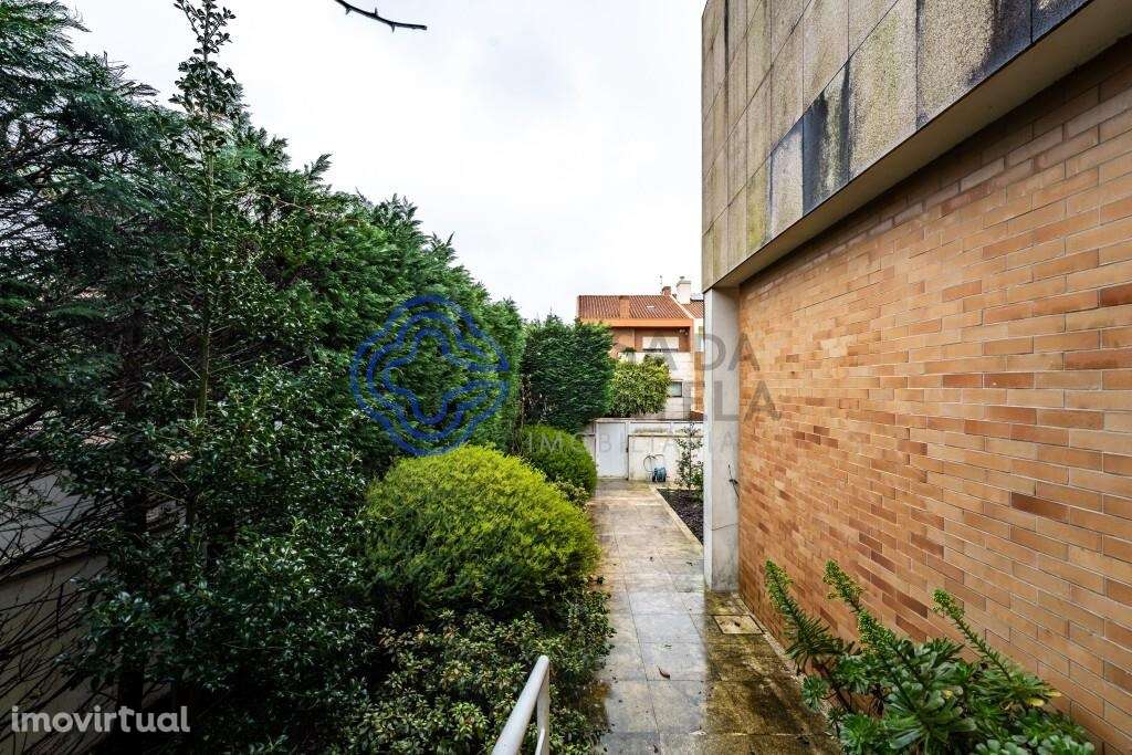 Moradia com 374 m2 de construção, com 4 quartos 3 frentes na Zona dos - Grande imagem: 4/43