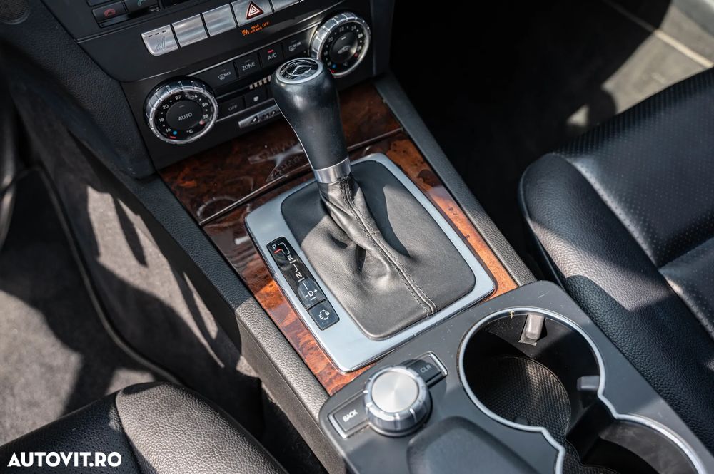 Mercedes-Benz C - 19
