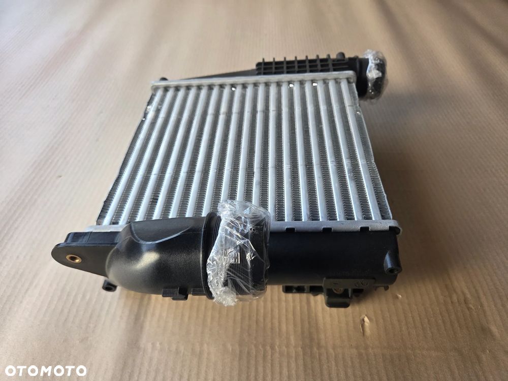 Chłodnica powietrza INTERCOOLER  Peugeot 308 T9 3008 II 5008 II - 2