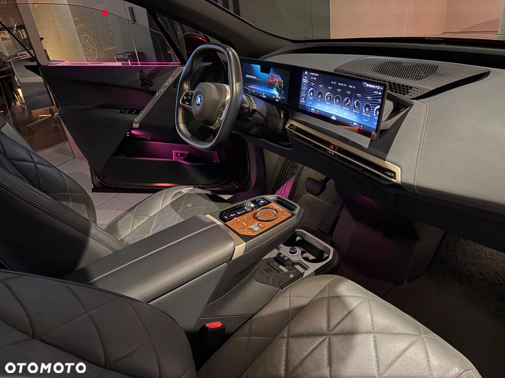 BMW iX xDrive40 76.6kWh - 12