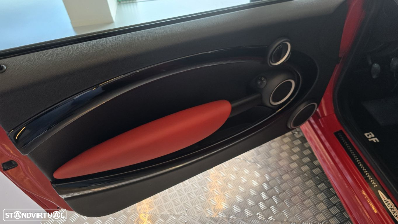 MINI 3 Portas Cooper D - 36