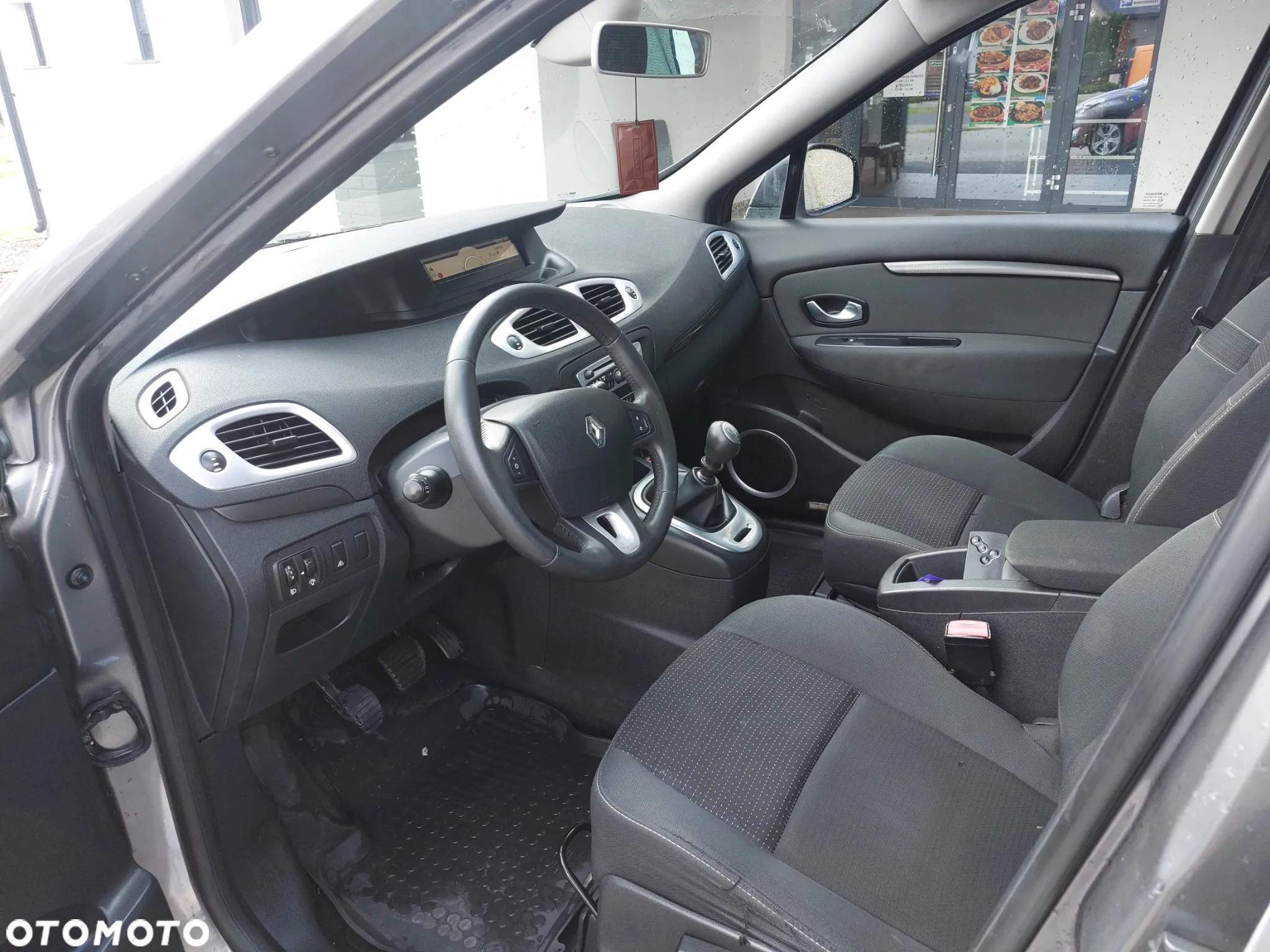Renault Grand Scenic 1.9 dCi FAP Privilege - 10