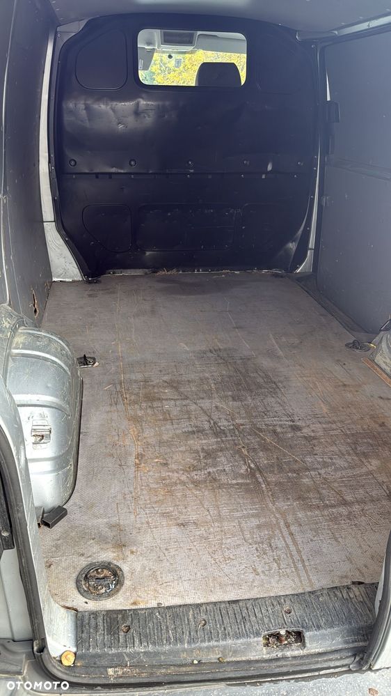 Volkswagen Transporter - 4