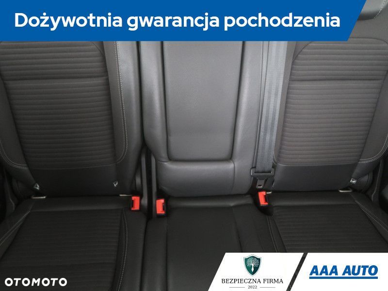 Ford Kuga - 12
