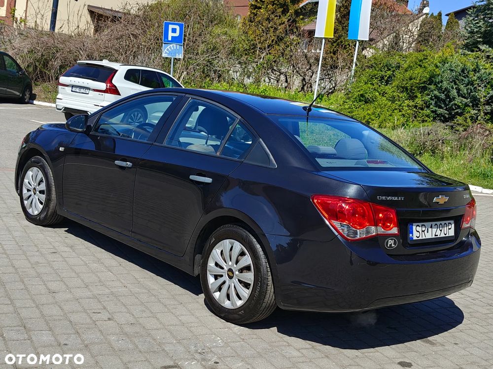 Chevrolet Cruze 1.6 LS - 16