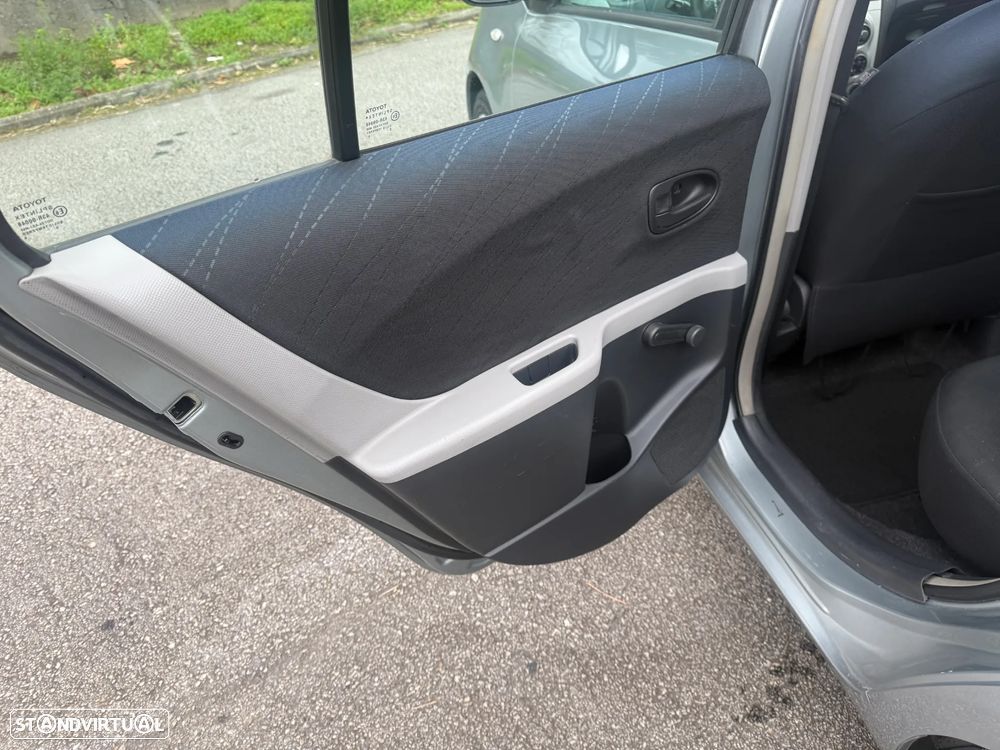 Toyota Yaris 1.3 Auto Sol - 12