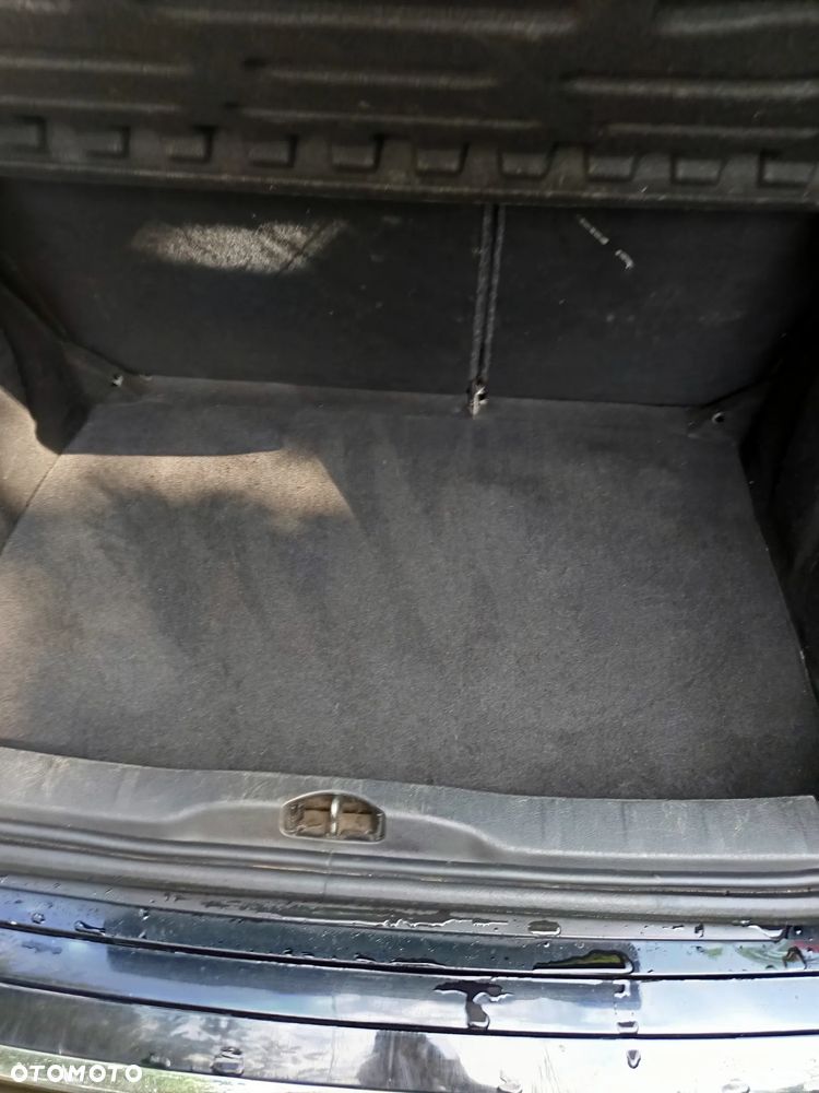 Citroën C4 1.6 HDi SX - 17