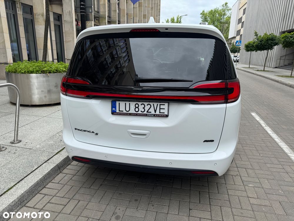 Chrysler Pacifica - 8