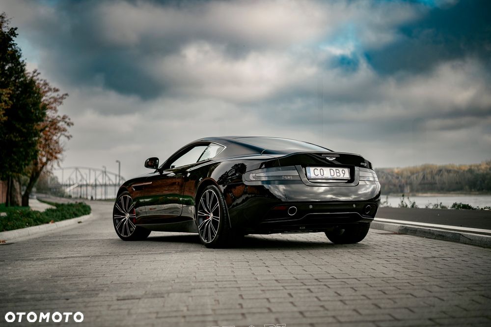 Aston Martin DB9 - 16