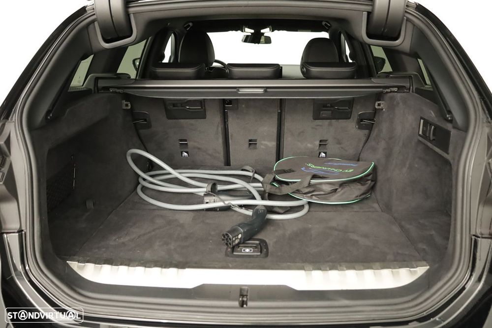 BMW 330 e Edição Desportiva M Auto - 24