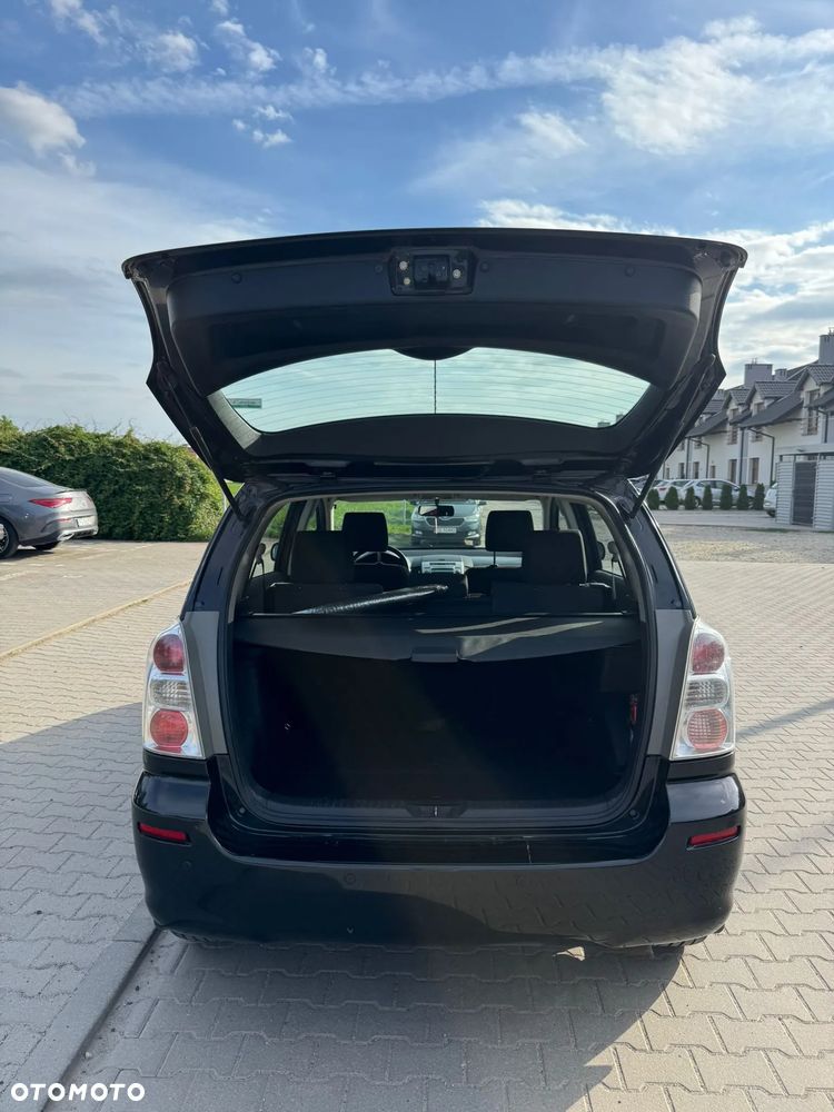 Toyota Corolla Verso 2.2 D-4D Premium - 8