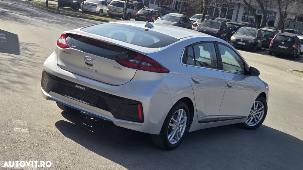 Hyundai IONIQ - 11