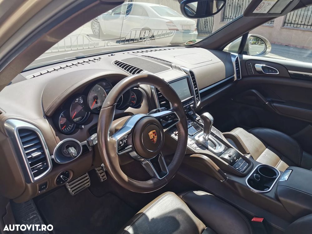 Porsche Cayenne 4.2 L S - 14