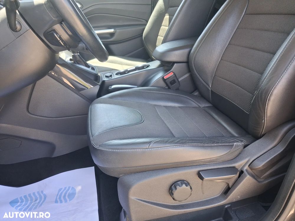 Ford Kuga - 25
