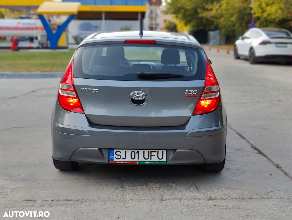 Hyundai i30 1.4 DOHC GL Classic - 4