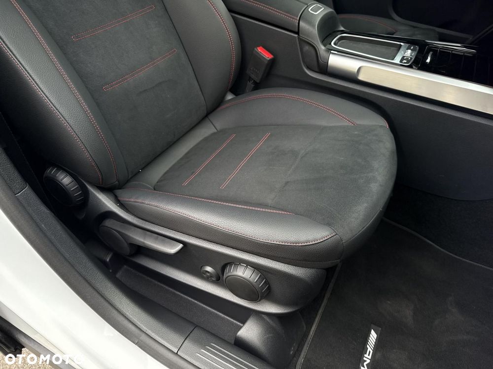 Mercedes-Benz GLB - 26