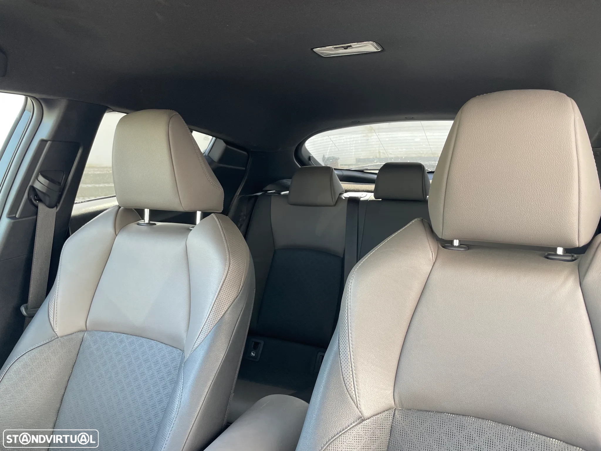 Toyota C-HR 1.8 Hybrid Exclusive+P.Luxury - 10