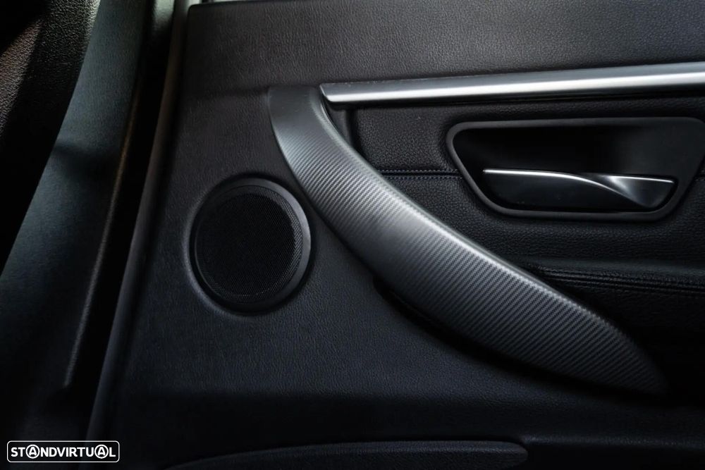 BMW 318 d Pack Desportivo M Auto - 55