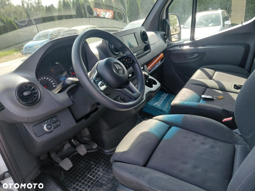Mercedes-Benz SPRINTER - 11