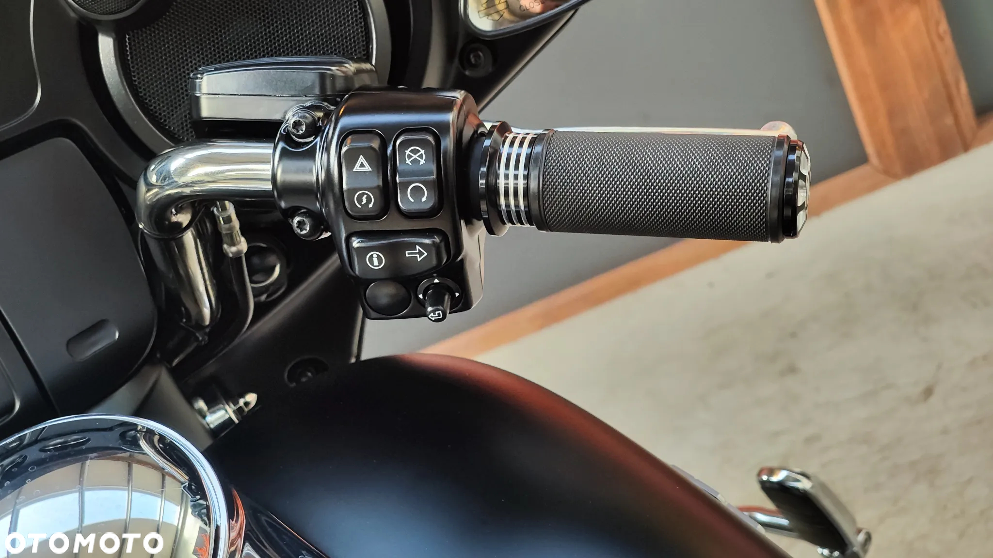 Harley-Davidson FLHXS Special - 15
